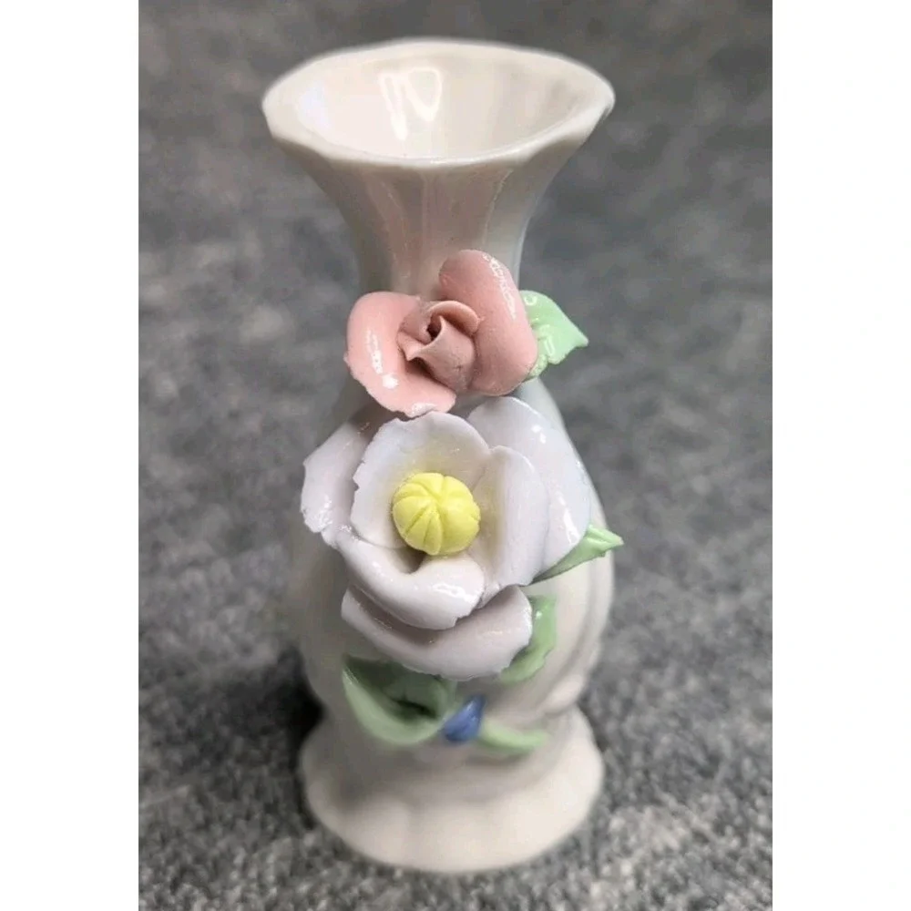 Vintage Ceramic Mini Bud Vase 3D Raised Flowers 3.75